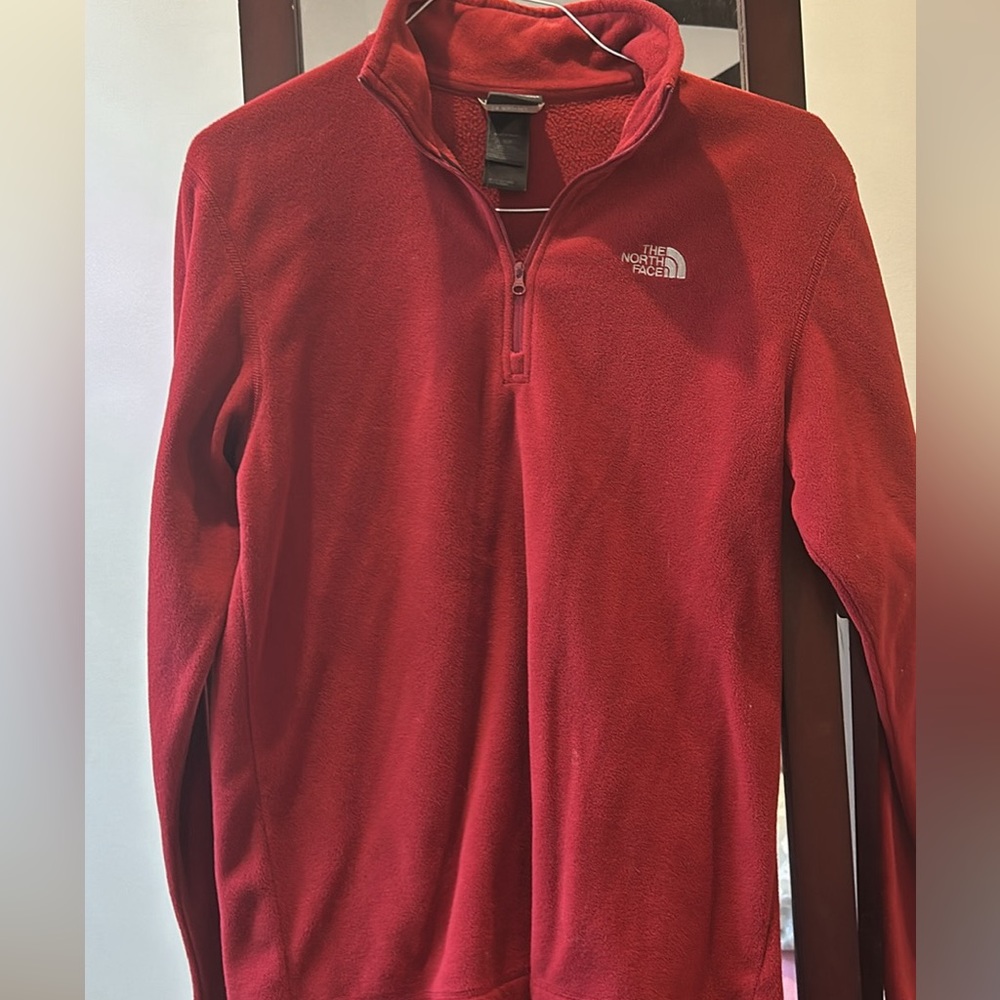 Men’s North Face fleece pullover
